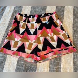 Dressy Geometric Design Shorts SZ L - Pink/Black/Gold
Covered Zipper in Back